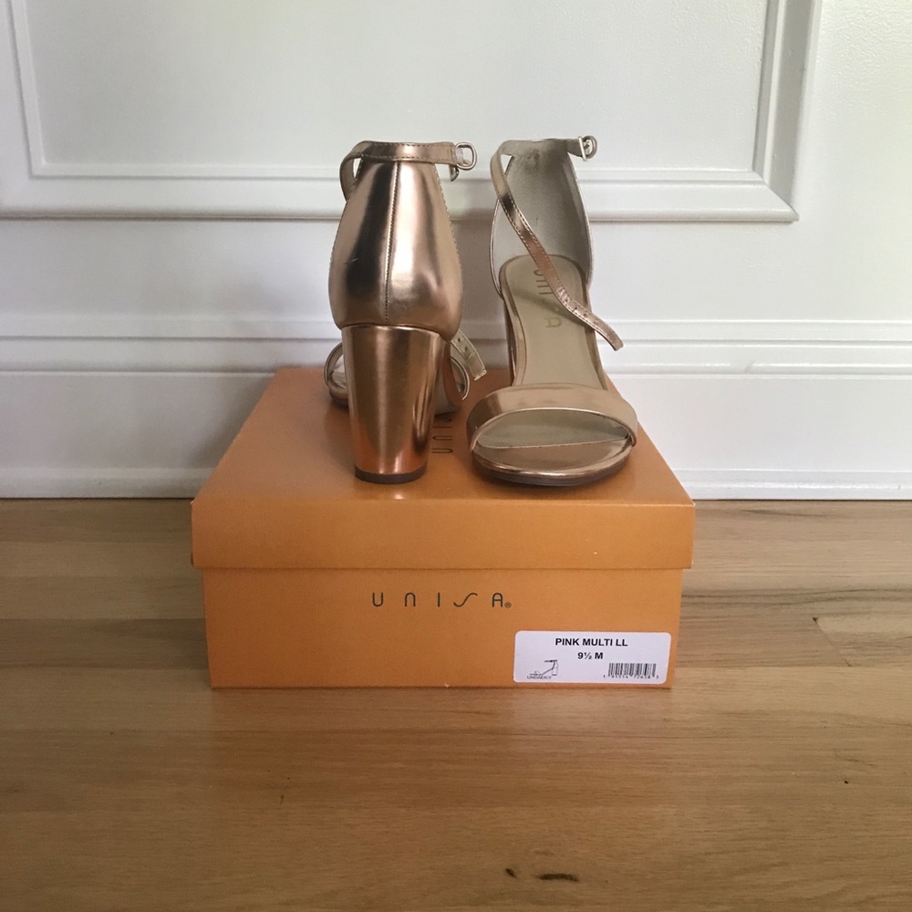 Unisa Undaeicy 9.5 rose gold block heel